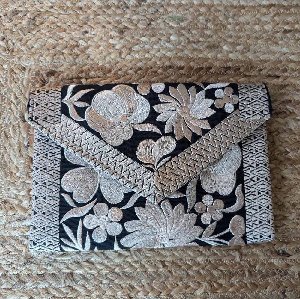 Chic envelope artisanal bag embroidery